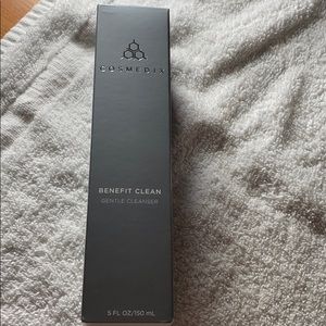 Cosmetix Benefit Clean